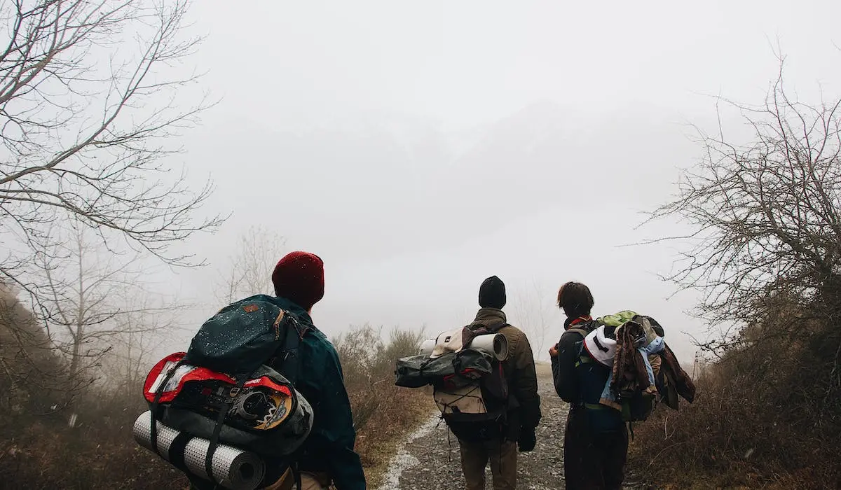 winter hiking foggy